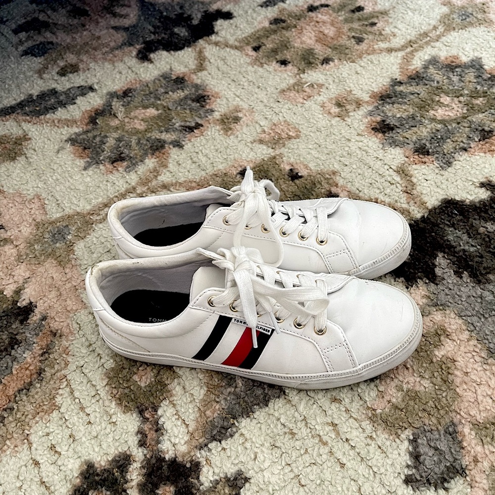 Tommy Hilfiger Lightz Sneakers - Size 8.5